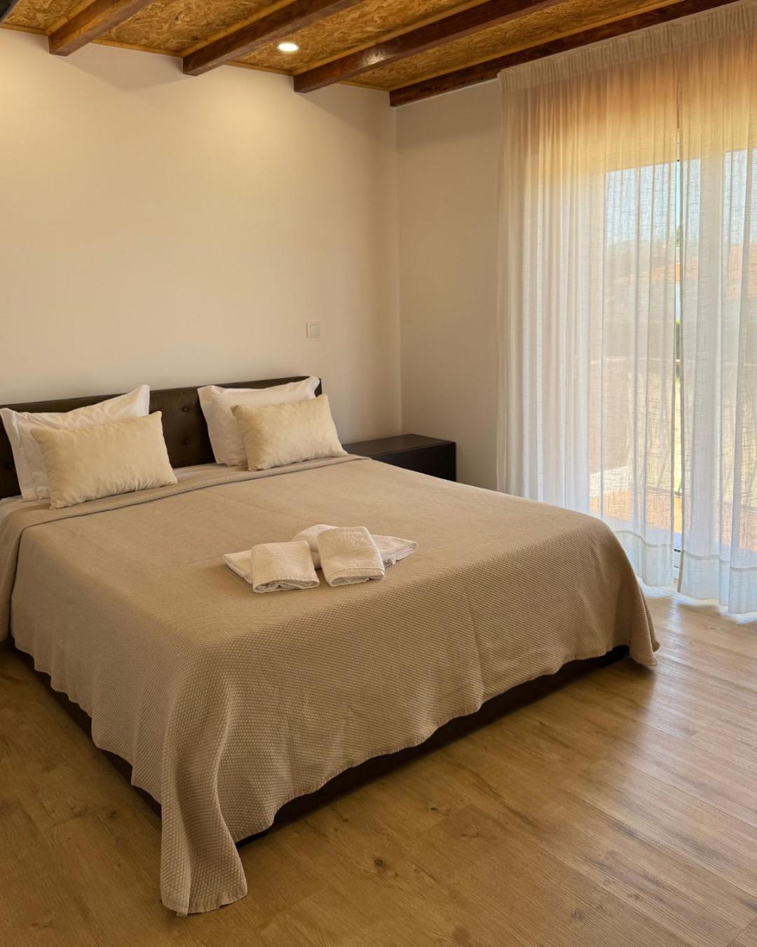 Guest House Mj 포보아데바짐 외부 사진